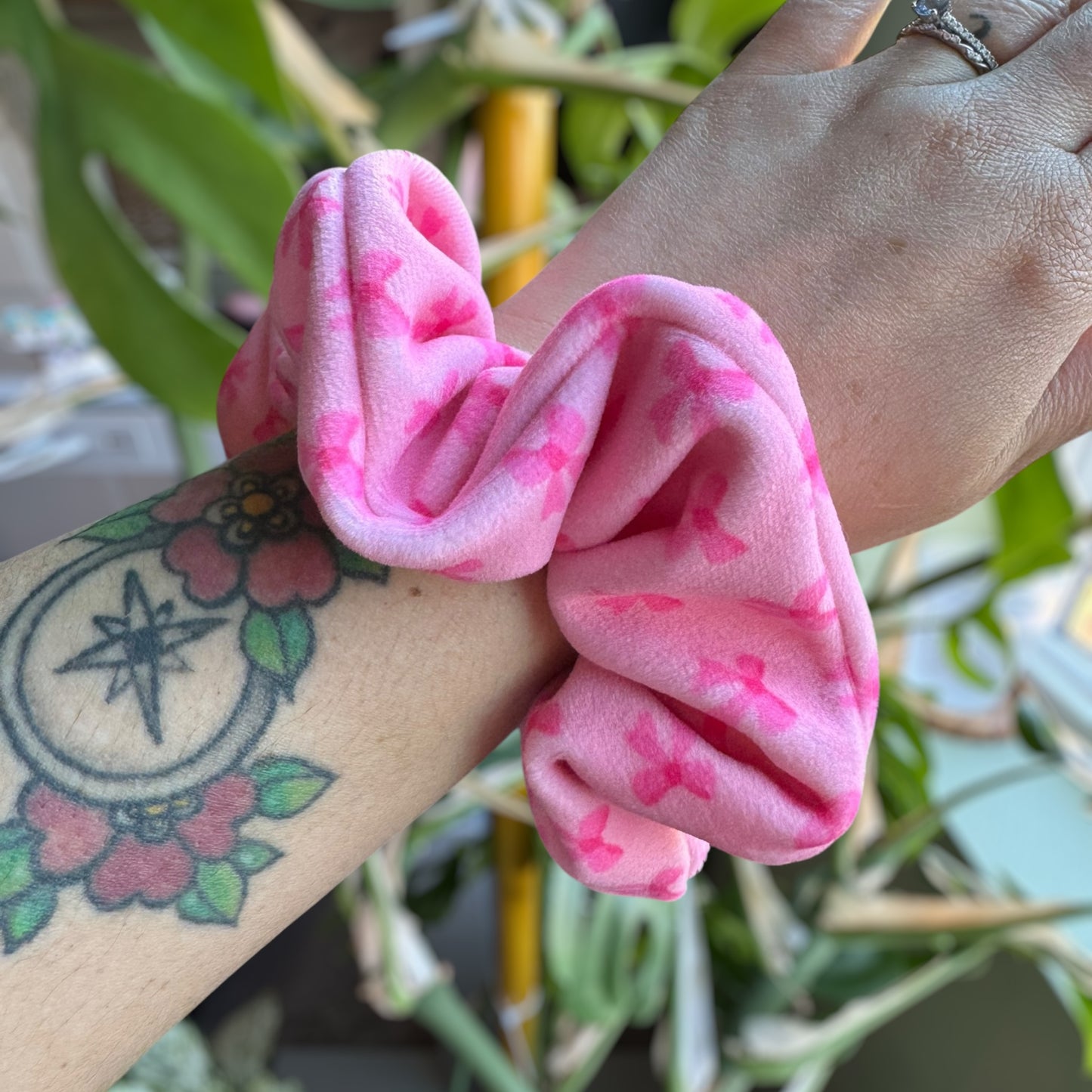 Velvet Scrunchie - Pink Coquette